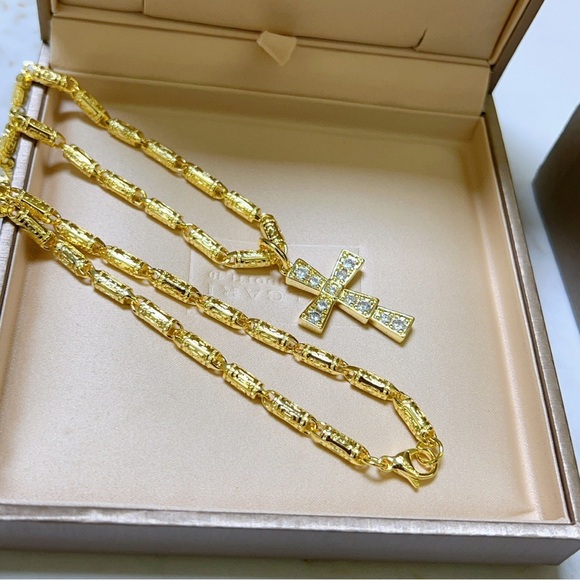 BVLGARI Other - Meet your Posher, Karen